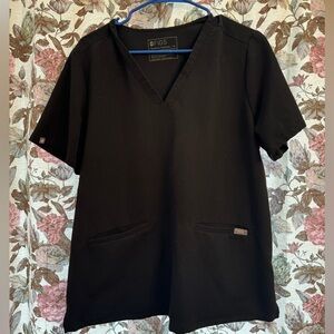 Figs multi pocket scrub top